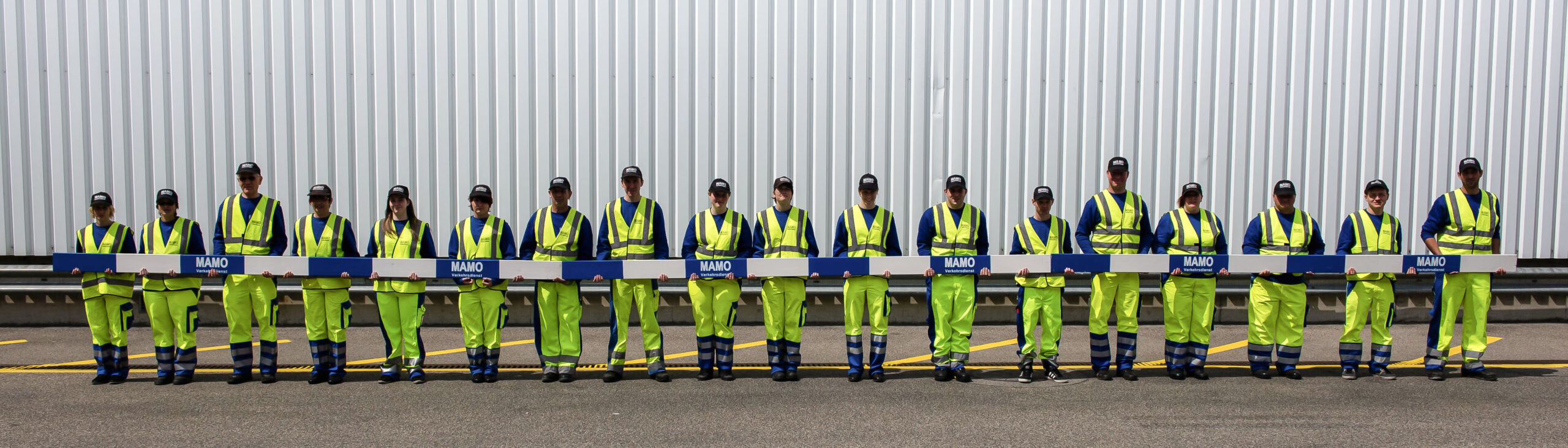 MAMO Verkehrsdienst GmbH, spezialisiert auf Sicherheit im Verkehr, Baustellen und Ausnahmetransport mit ergänzenden Dienstleistungen