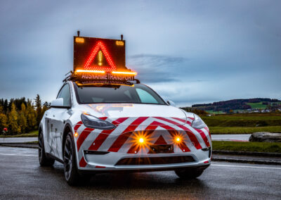 Weltneuheit, 100% elektrisch, ATB-Begleitfahrzeug